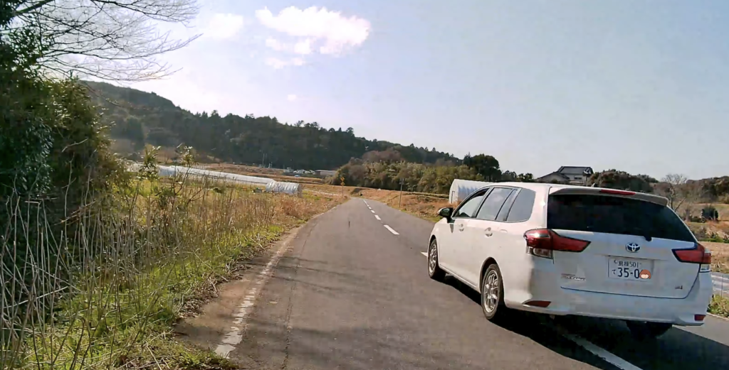 AKY730PRO走行時の映像(車に追い越された時)
